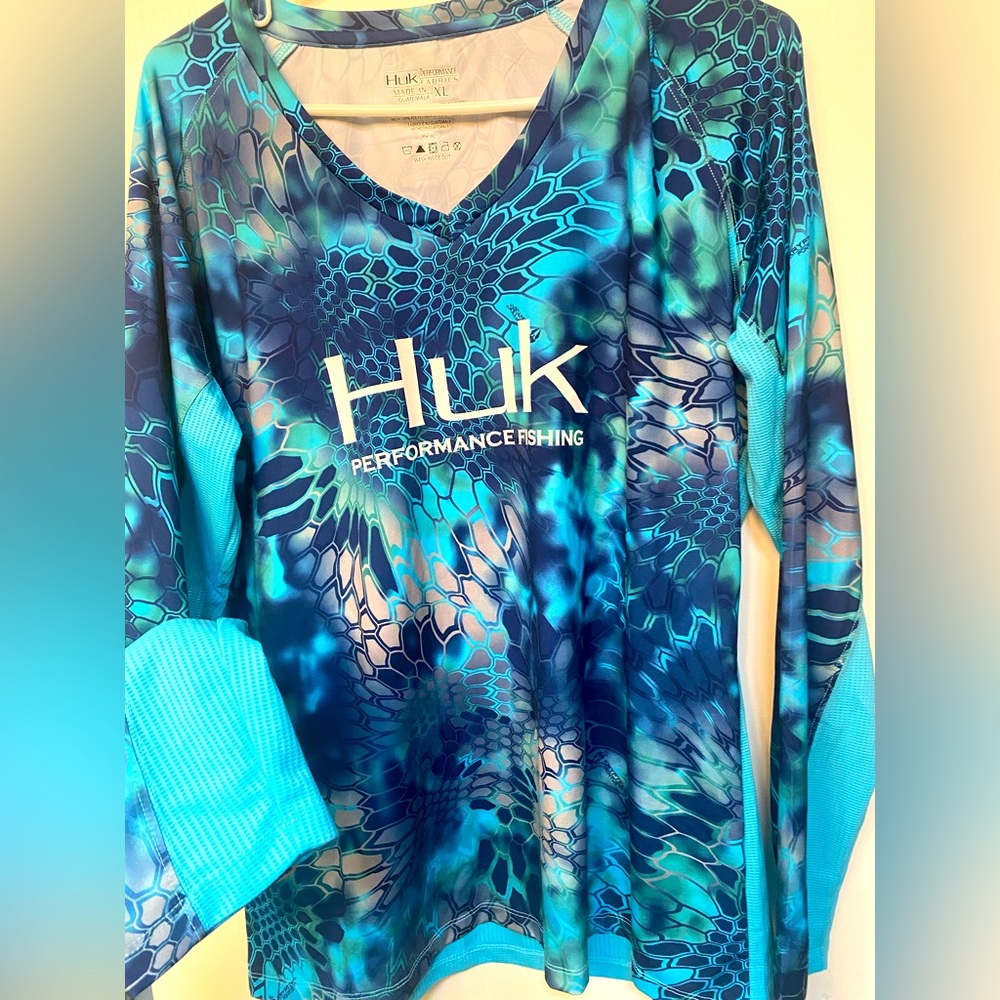 Women's HUK fishing shirt